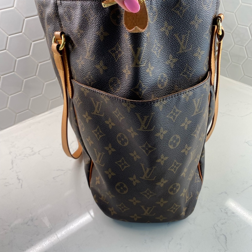 - Authentic Louis Vuitton totally GM - Picture 9 of 12